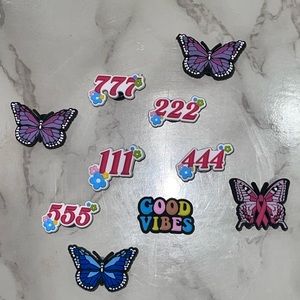 Good vibes croc charms
